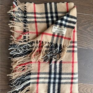 Burberry Classic Pattern Cashmere Beige and Black Checkered Scarf